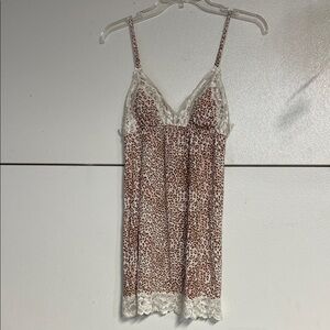 VICTORIAS SECRET LEOPARD PRINT LACE NIGHT DRESS SLIP SMALL
